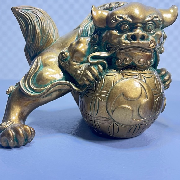 Vintage Brass Foo Dog Statues Pair Chinese Guardian Lions Gold & Green Feng Shui - Picture 5 of 13